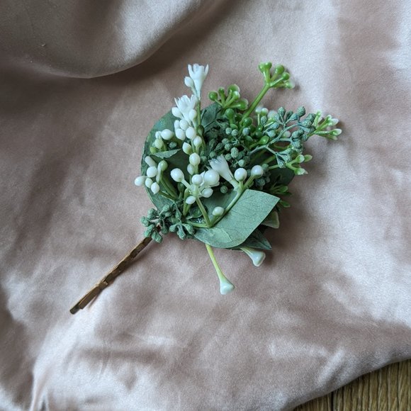 Bridal hair comb - Eucalyptus Burgundy Red Flower with Greenery - Picture 7 of 8